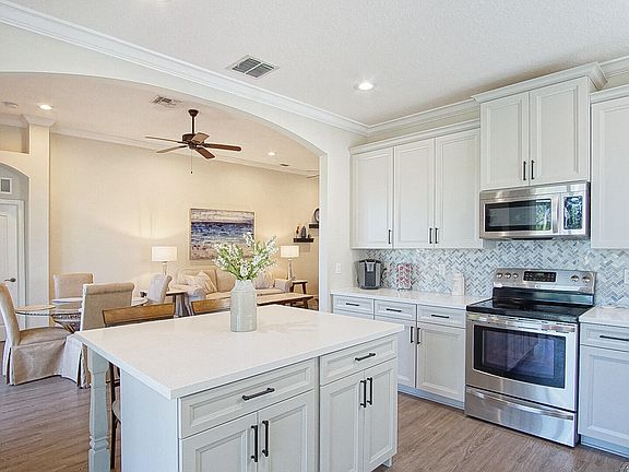 2nd image of 10700 SW Southgate Court