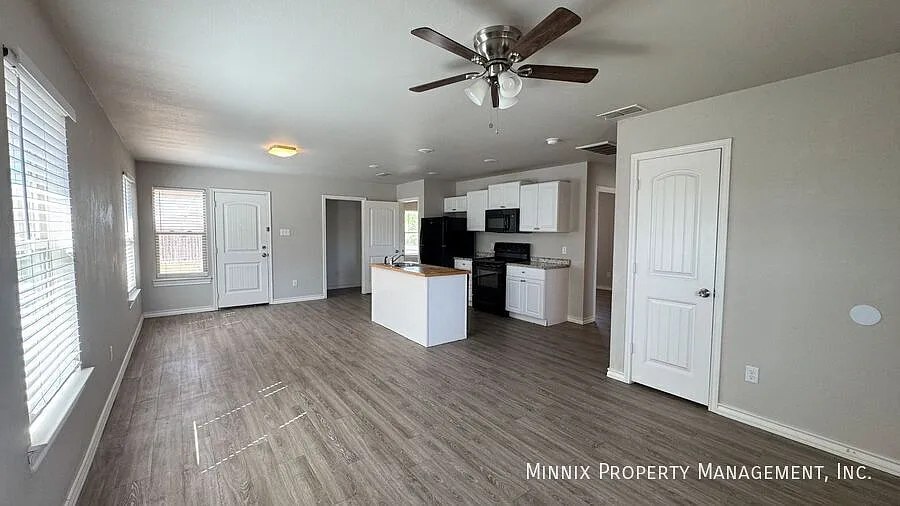 3 bedroom/ 2 bath | 1/2 off First months rent | 4319 E. 61st St. — Photo 3