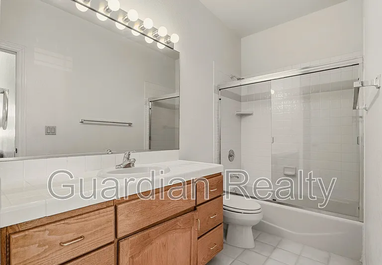 1888 Woodhaven Dr — Photo 35