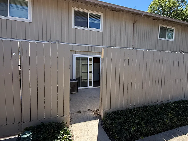 1177 Norwegian Ave #13 — Photo 29