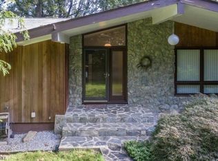 15 Susan Dr, Chatham, NJ 07928