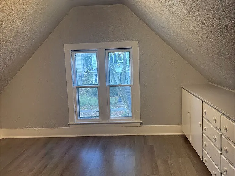 686 Seward St — Photo 20