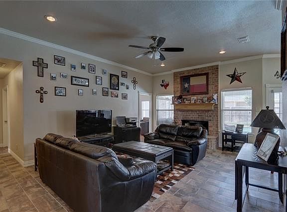 3rd image of 1508 Clear Creek Dr