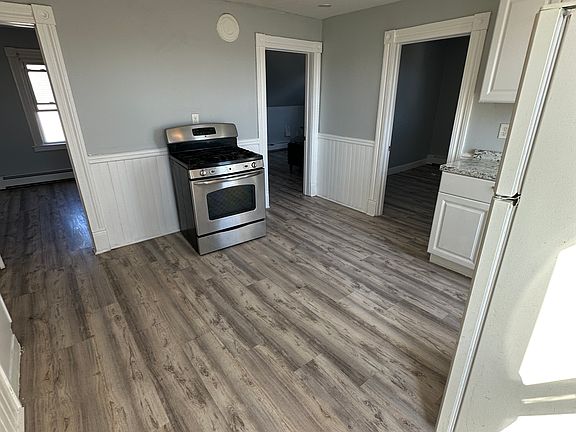 5th image of 232 Curtis St Fl 3