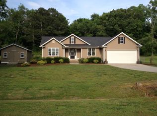 3020 Pine Dr NE, Dalton, GA 30721