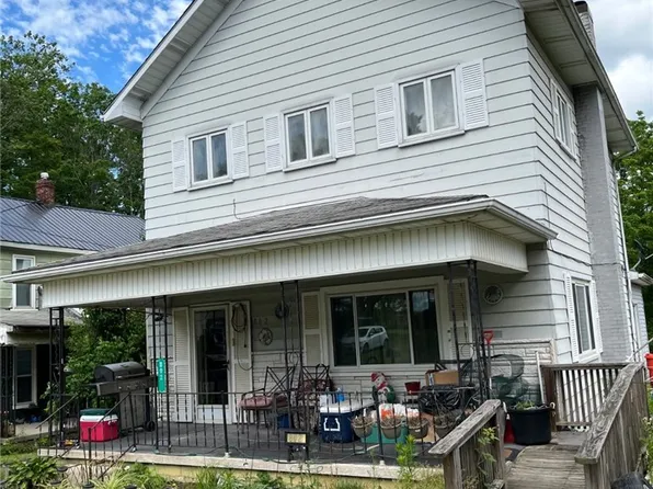 802 Valier Dr, Valier, PA 15780