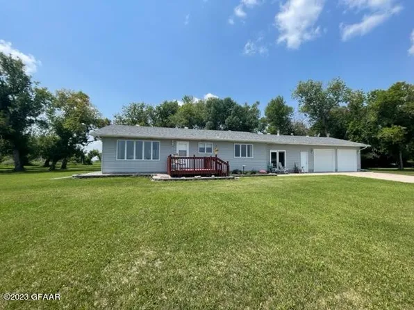 867 7th Ave NE, Thompson, ND 58278