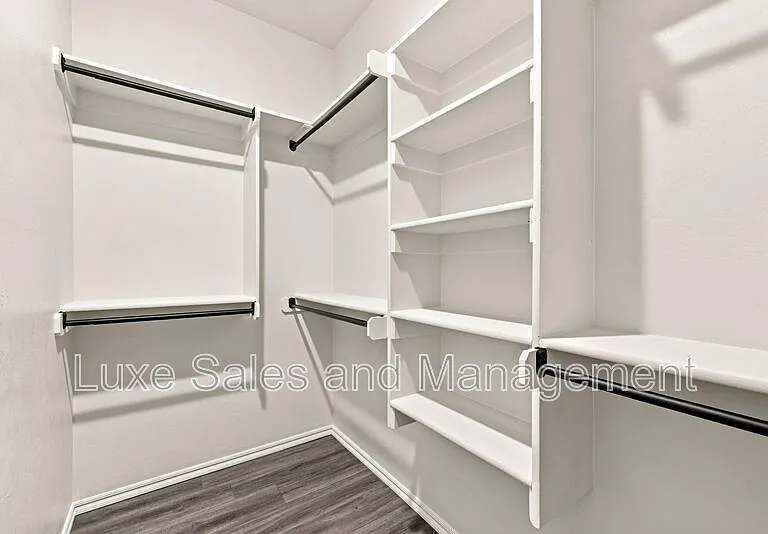 10912 Oak Hollow Dr — Photo 19