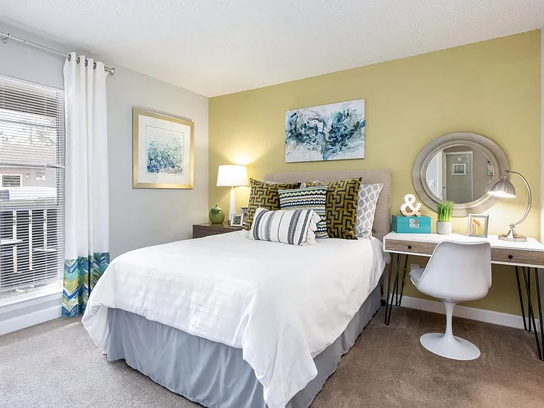 Aspen floor plan comfortable bedroom 2x2 950 sq ft