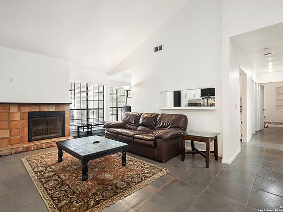 5th image of 2255 THOUSAND OAKS DR #304