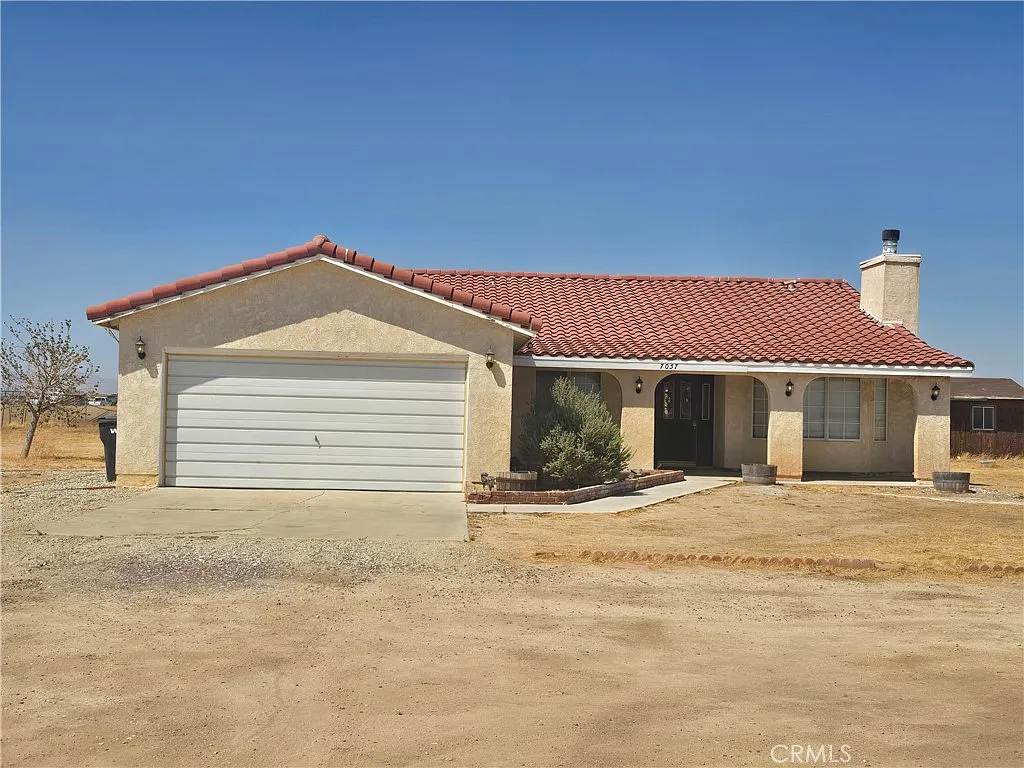 4 bed, 2001 sqft, $3,000 — Photo 2