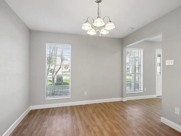 1127 Cascade Creek Dr — Photo 13