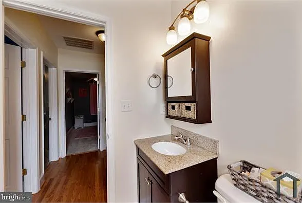 1637 Kramer St NE — Photo 29