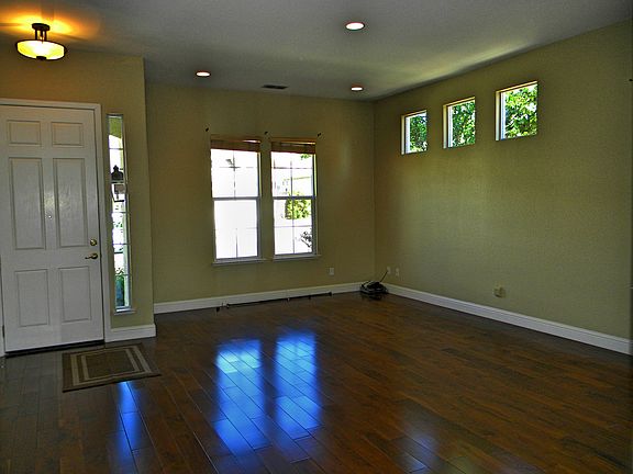 2nd image of 1139 Burwick Ln