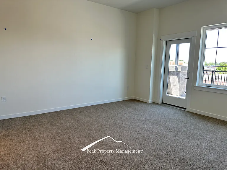 120 12th Ave S #5 — Photo 12
