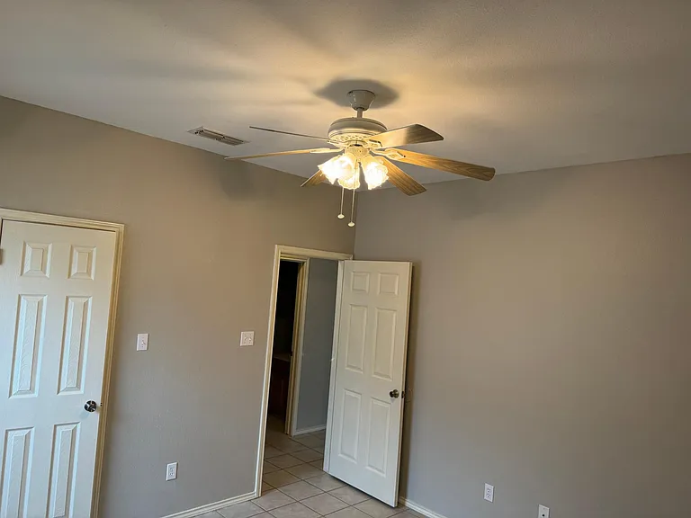 1010 Cedarwood Dr #1 — Photo 1