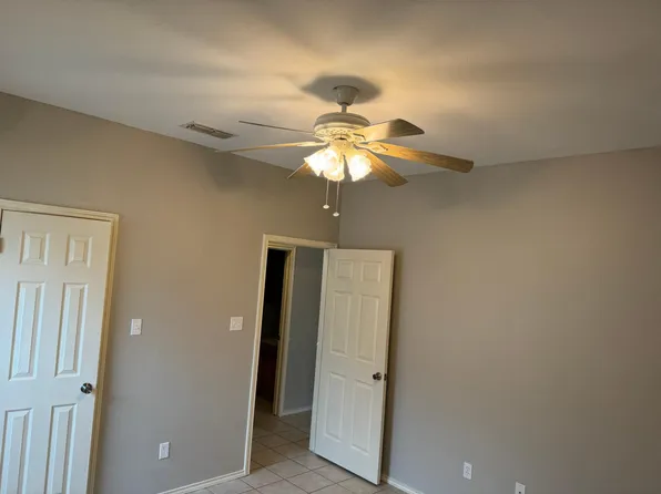 1010 Cedarwood Dr #1, Rio Grande City, TX 78582