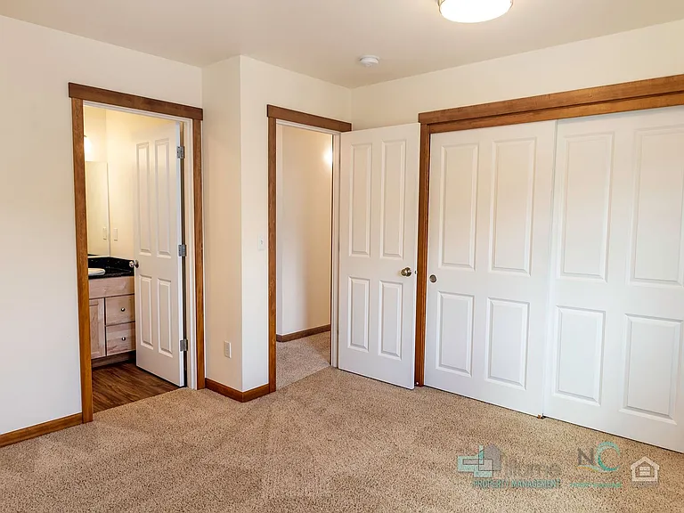 720 Avenue G — Photo 9