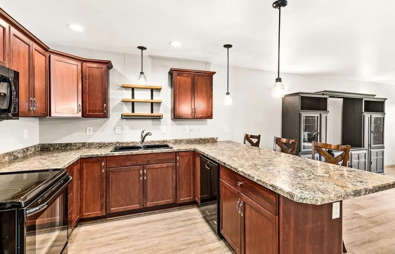3 bed, 1.5 bath, 1217 sqft, $2,200 — Photo 4