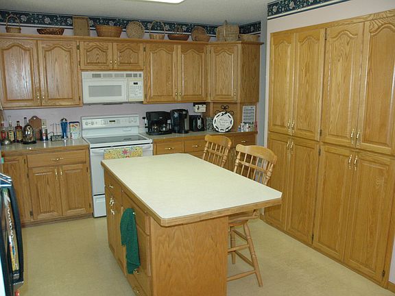 Abundance of kitchen storage