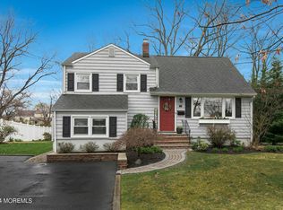 37 Birch Dr, Shrewsbury, NJ 07702