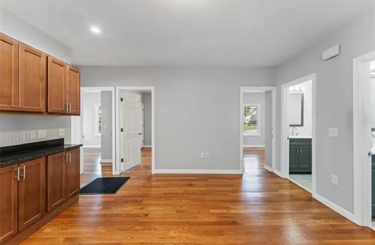 75 John St — Photo 4