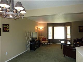 5th image of 2646 Stratford Ln