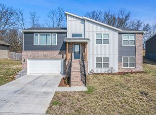 1065 E Lakota St, Nixa, MO 65714