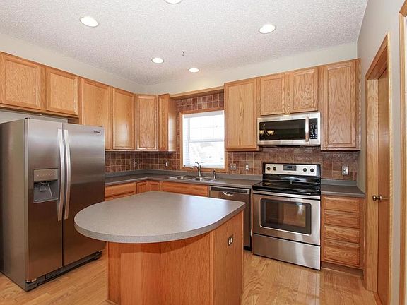 3rd image of 5013 Everest Ln N