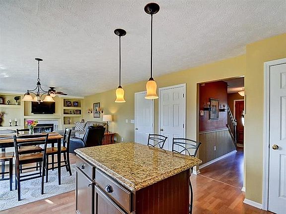5th image of 597 Alton Dr