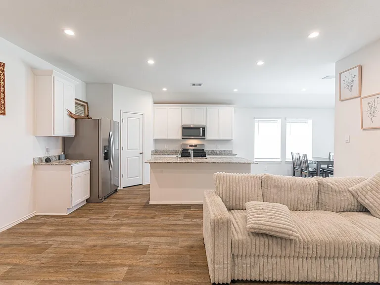 4318 Freya Pointe Dr — Photo 14
