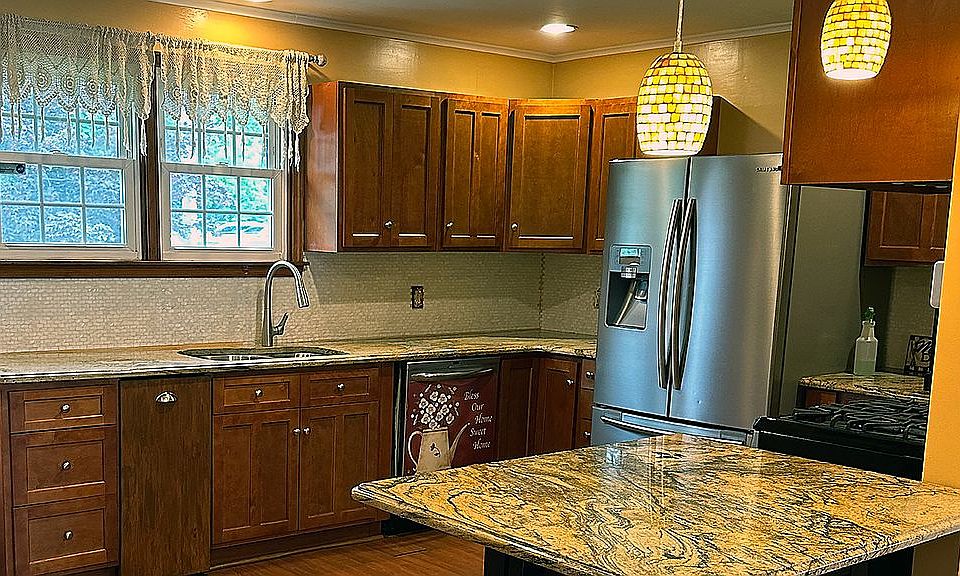 Kitchen - Granite countertop