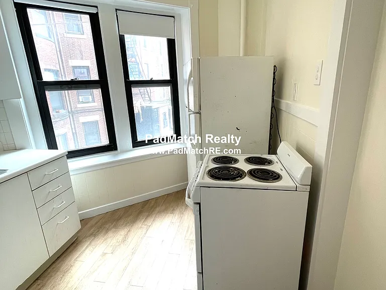504 Beacon St #5 — Photo 9