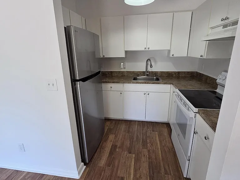 5803 SE Collins Ave — Photo 5