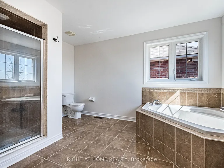 5441 Valhalla Cres — Photo 27