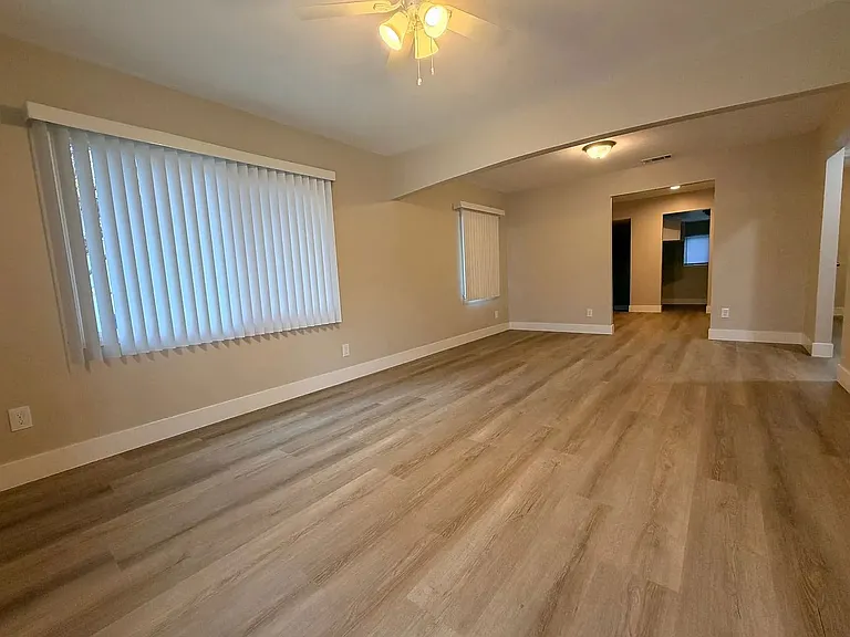1550 N Pershing Ave — Photo 3