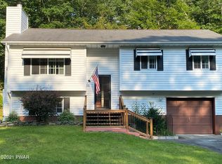 118 Weasel Rd, Dingmans Ferry, PA 18328