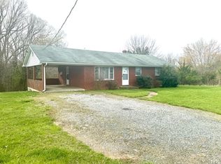 1318 Hickory Cove Ln, Bedford, VA