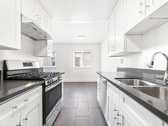 3rd image of 638 W 79th St #M6