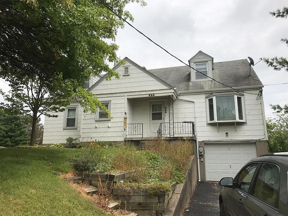 1st image of 822 W Seymour Ave