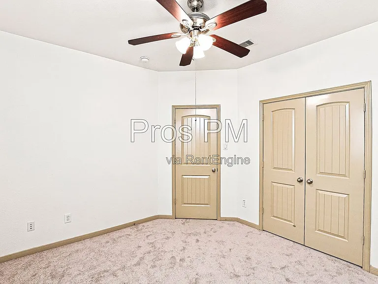 18843 Cove Pointe Dr — Photo 11