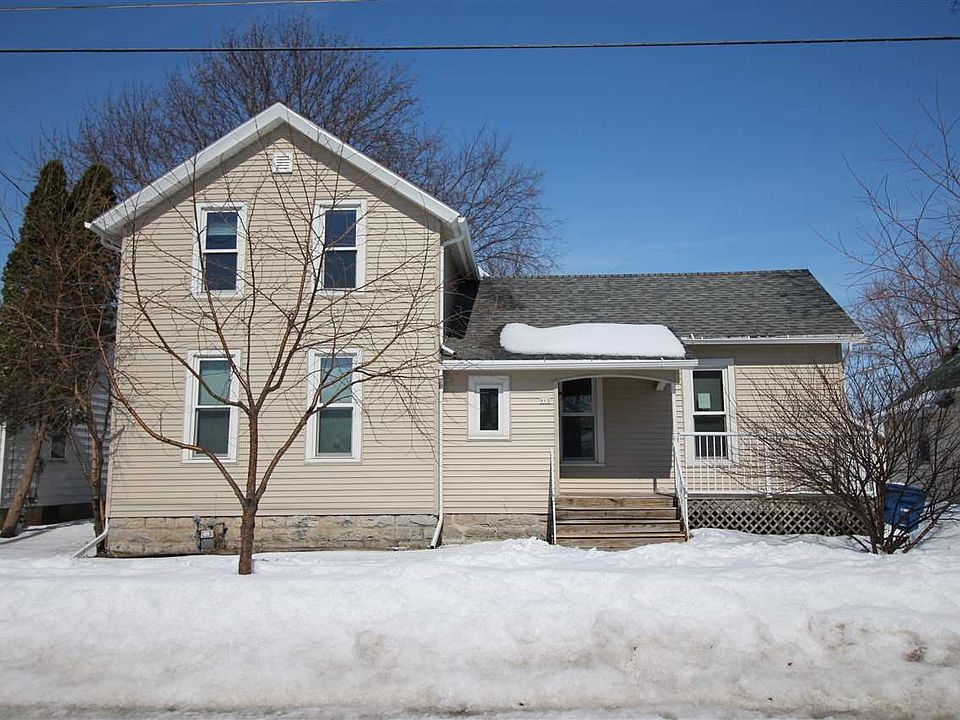 1st image of 910 Waugoo Ave