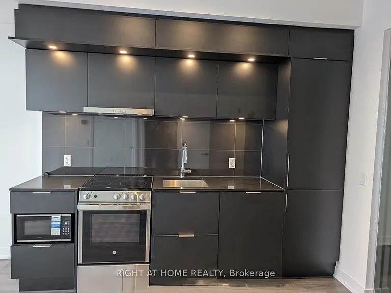 448 Burnhamthorpe Rd W #2312 — Photo 2