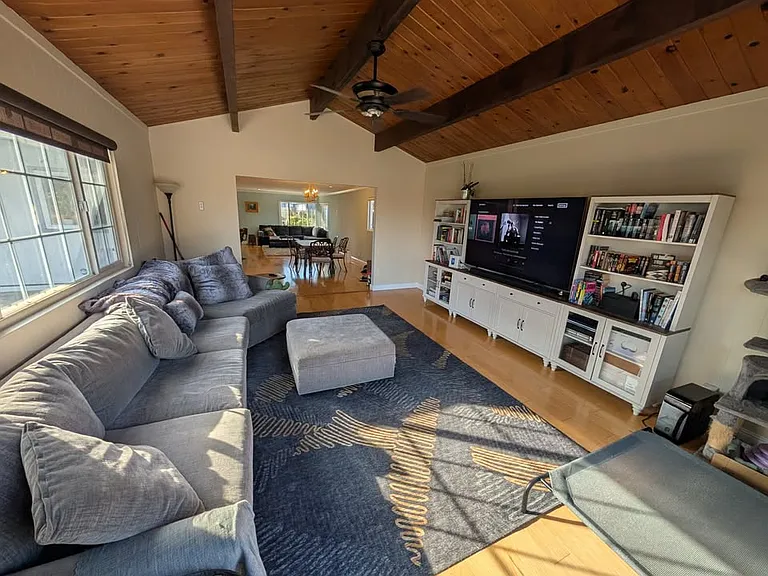 3235 Los Prados St — Photo 2