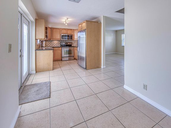 3rd image of 3578 Coconut Road