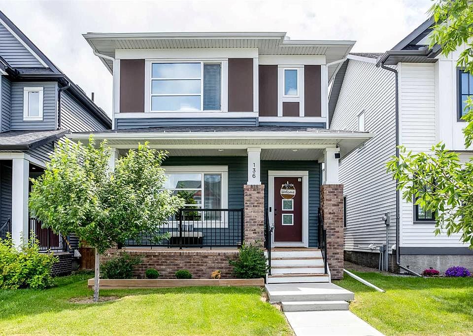 1st image of 136 E Highview Gate SE
