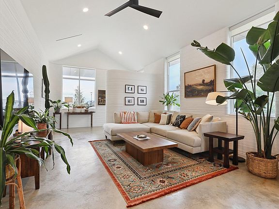 4th image of 112 Red Maple Ln