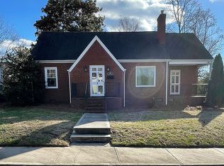 661 Maple St, Mount Airy, NC 27030