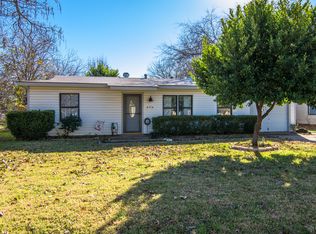 600 Brookfield Dr, Hurst, TX 76053