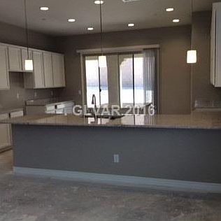 3rd image of 529 Heritage Bridge Ave
